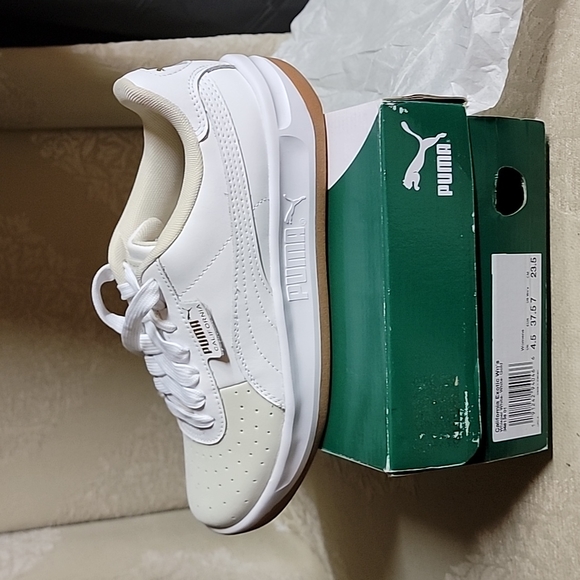 Woman's pumas - Picture 3 of 4